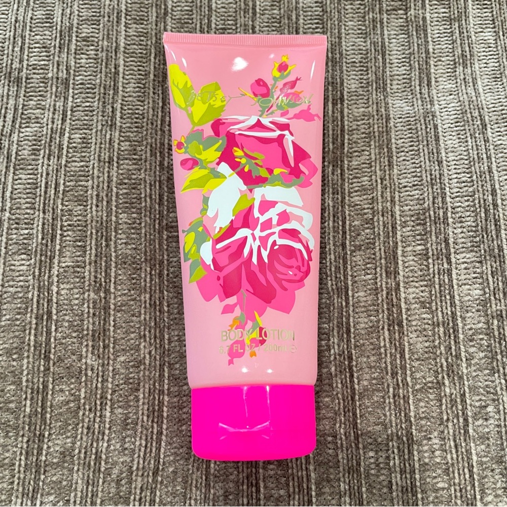 NEW Betsey Johnson Body Lotion 6.7 oz